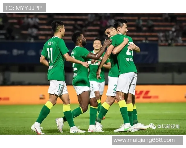 武汉篮球队以94分领跑总决赛积分榜展现强劲实力