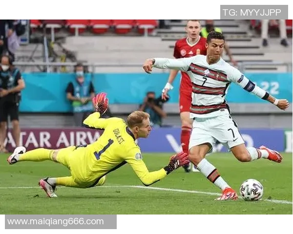 武汉足球队在欧锦赛中的团队协作表现分析与点评