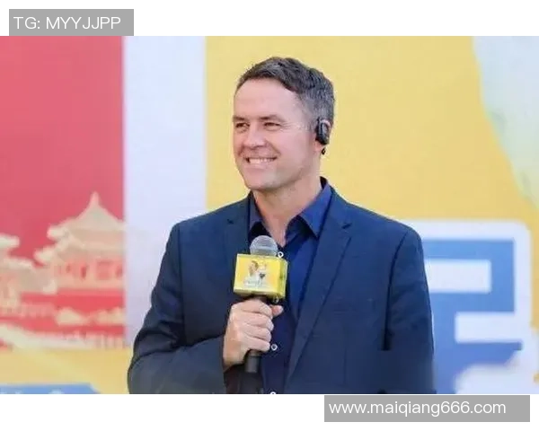 足球传奇欧文街头表演引发热潮球迷齐聚共庆足球魅力 足球传奇欧文街头表演引发热潮球迷齐聚共庆足球魅力