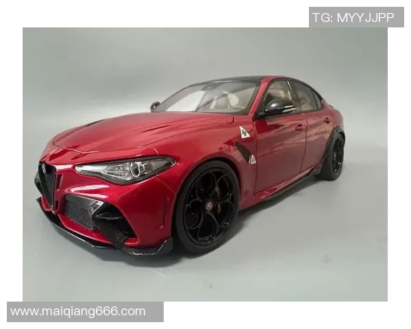 足球明星驾驭阿尔法罗密欧展现速度与激情的完美结合 足球明星驾驭阿尔法罗密欧展现速度与激情的完美结合