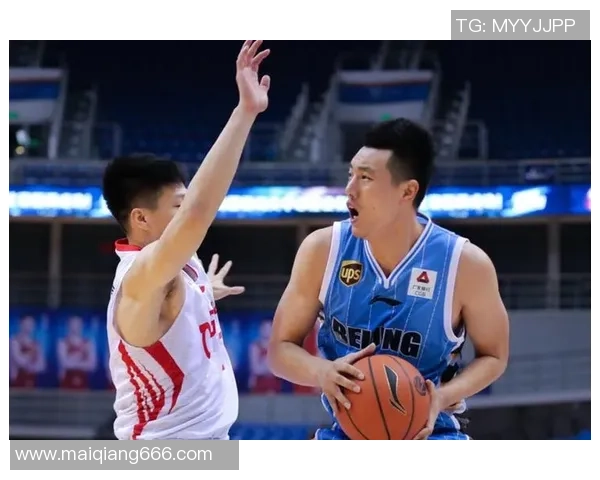 重庆篮球队以51分领跑精英赛积分榜展现强大实力 重庆篮球队以51分领跑精英赛积分榜展现强大实力