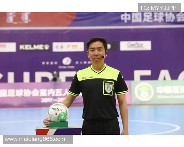 香港足球明星李健的辉煌历程与对足球事业的热爱与坚持